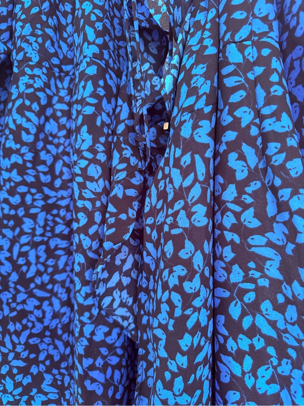 Vero Moda Blue and Black Leaf-Pattern Dress - Picture 3 of 4